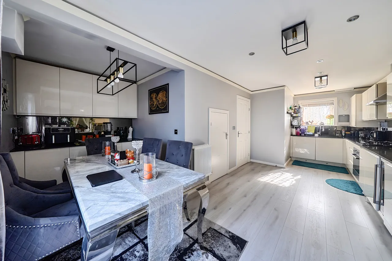 23 Lange Road, HARROW, photo 5