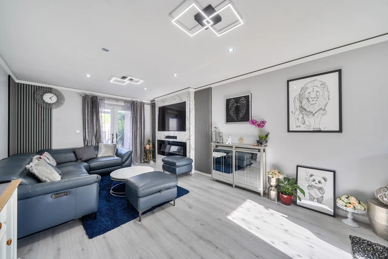23 Lange Road, HARROW, photo 3