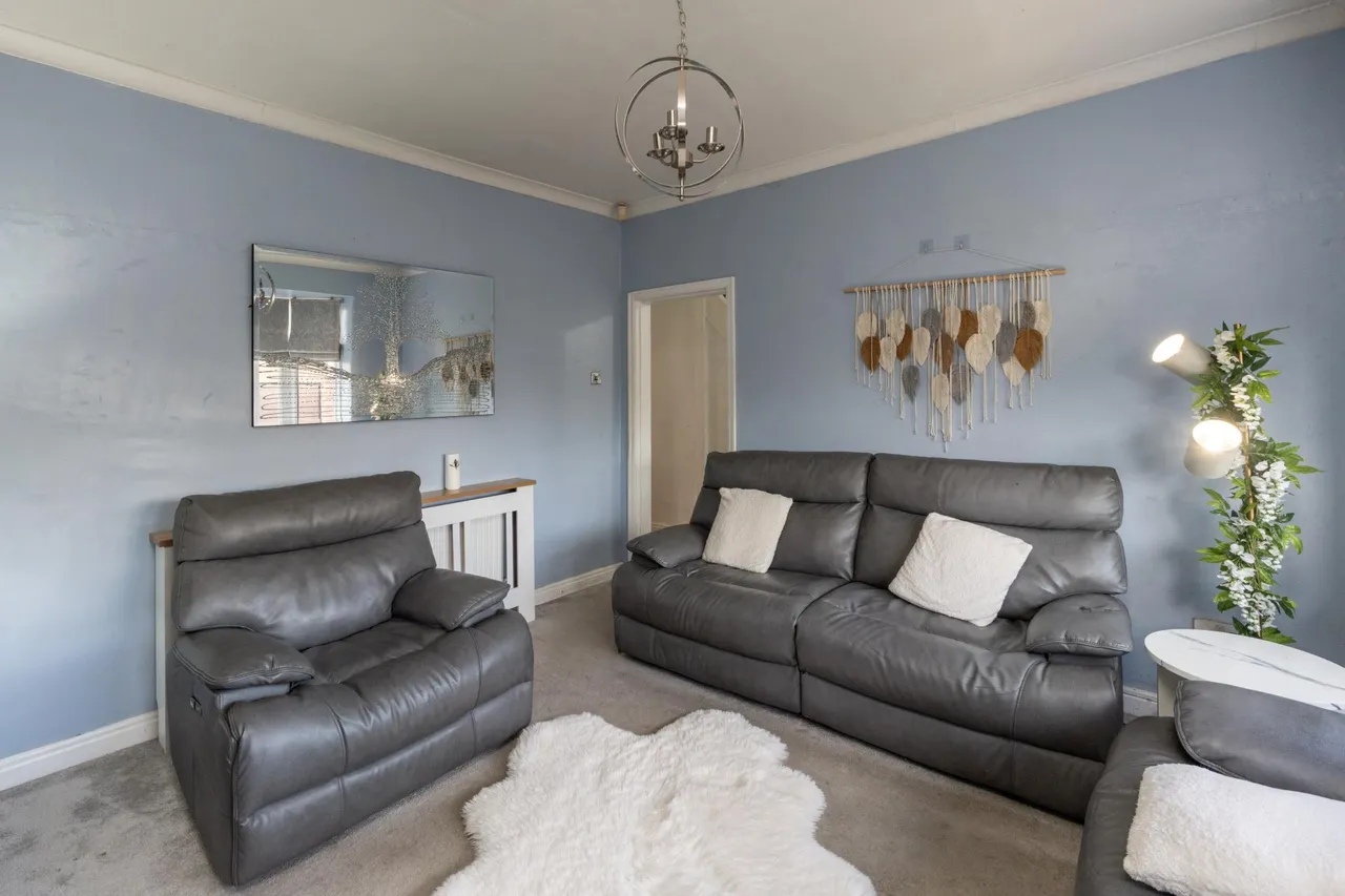 East Lancashire Road, Manchester, M28, photo 12