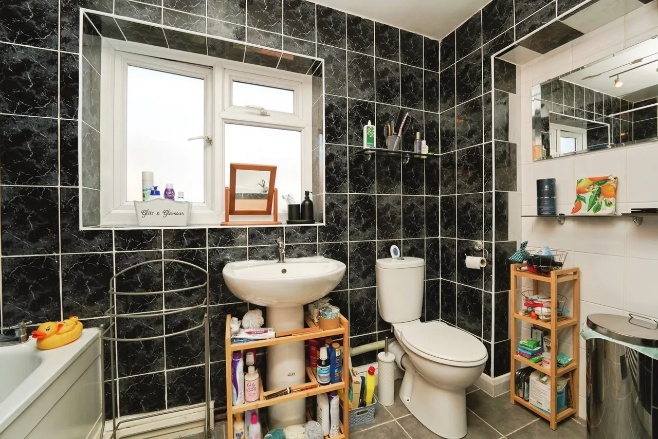 Bradfords Close, Newent, Gloucestershire, GL18, photo 12