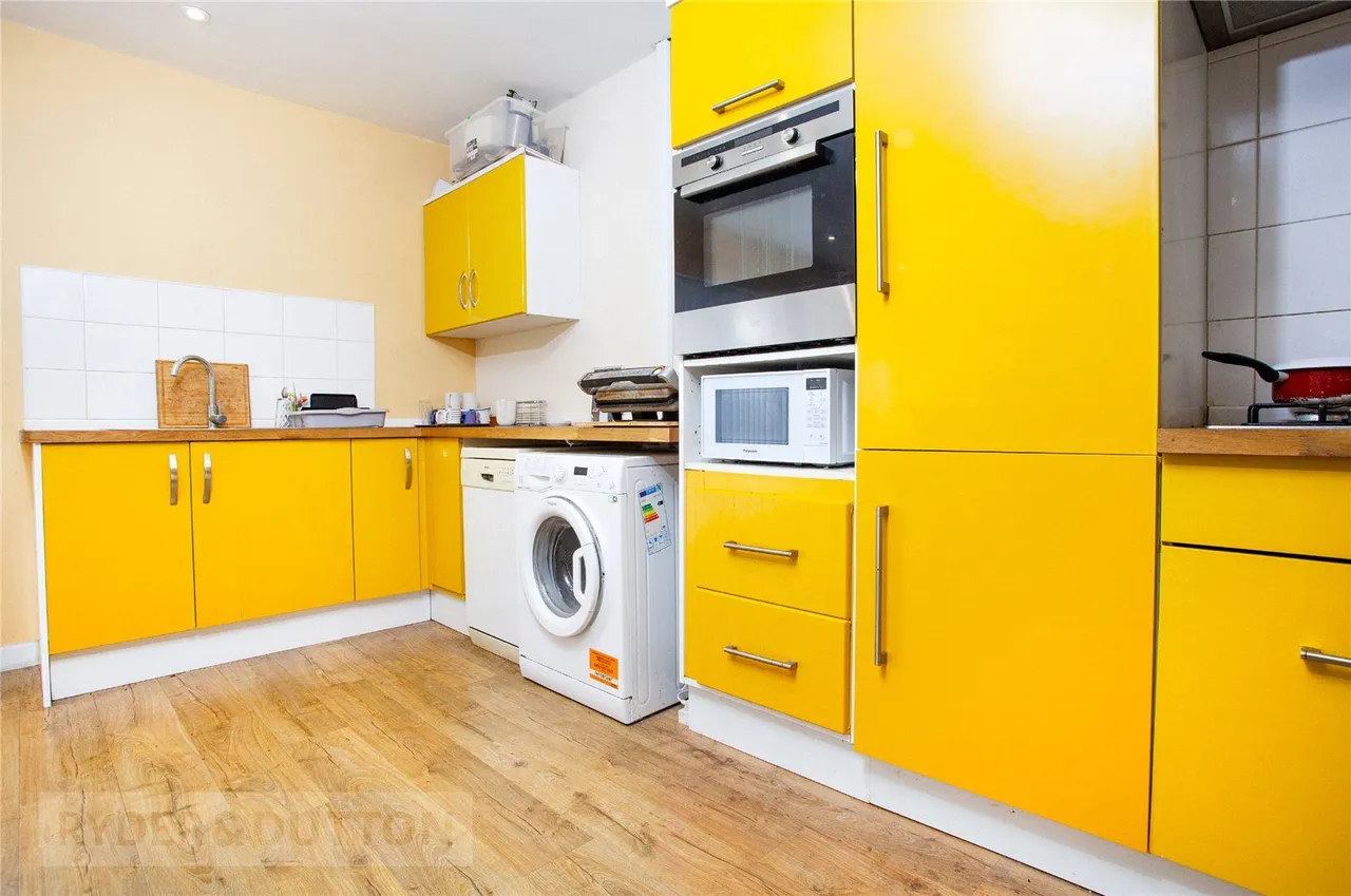 Furness Road, Middleton, M24, photo 2