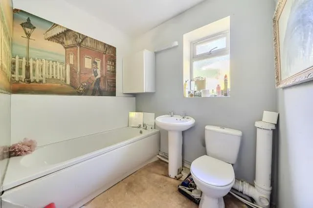 Winchester Road, Newbury, RG20, photo 9