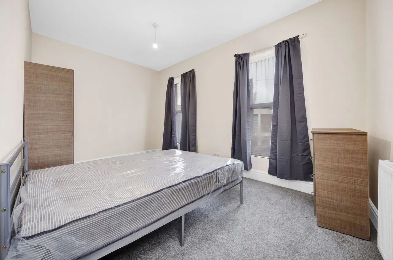 Avenue Road, London, NW10, photo 6