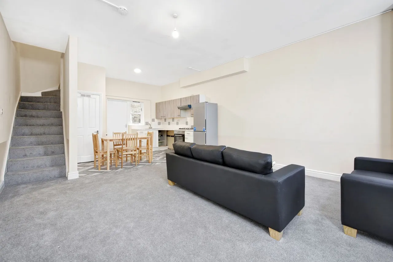 Avenue Road, London, NW10, photo 5