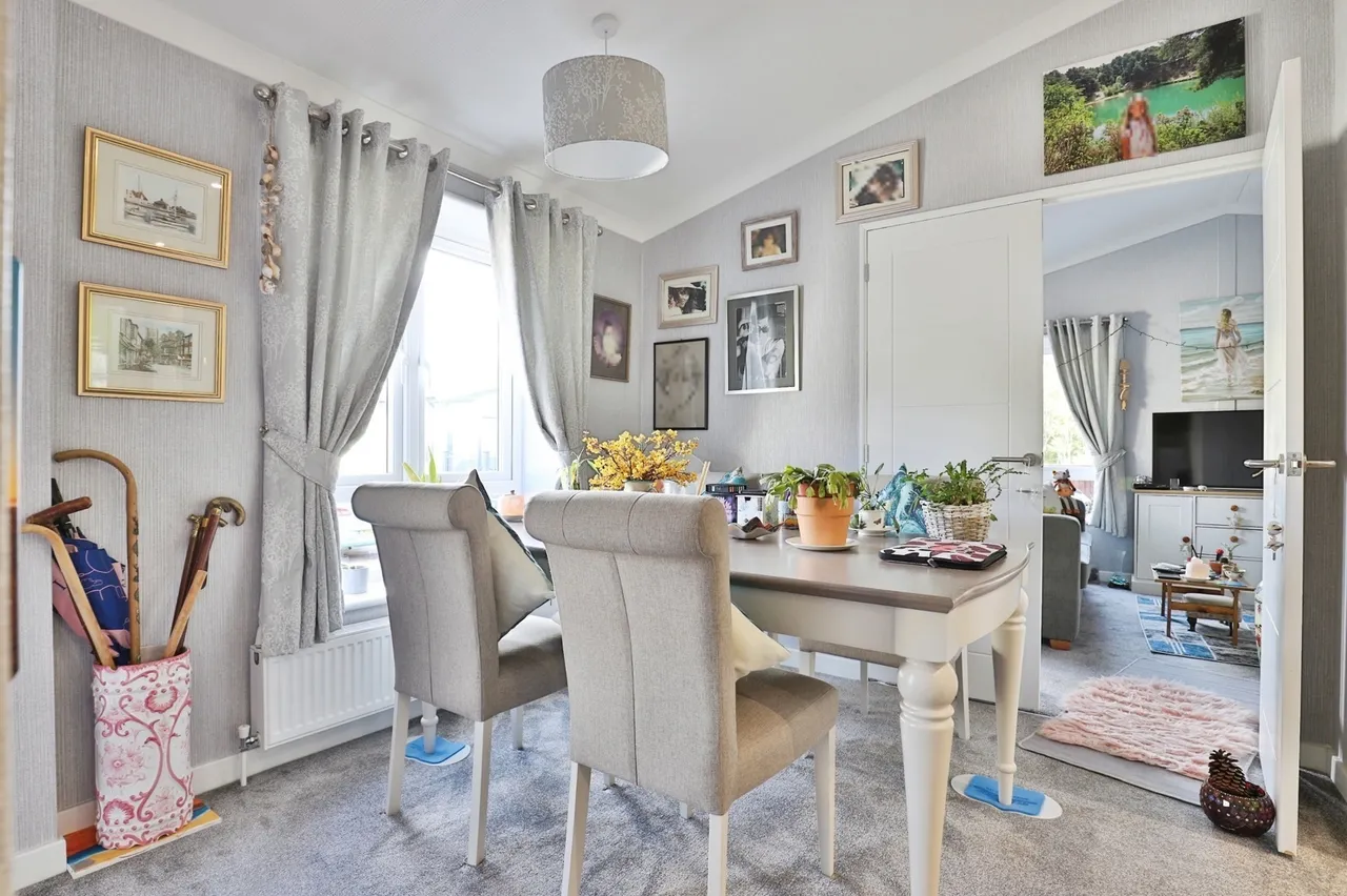 Matchams Lane, Hurn, BH23, photo 5
