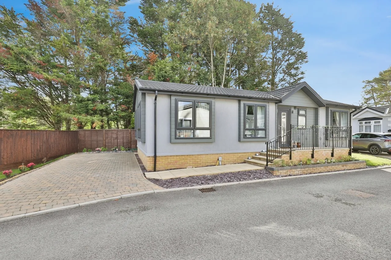 2 bed mobile home for sale, Matchams Lane, Hurn, BH23