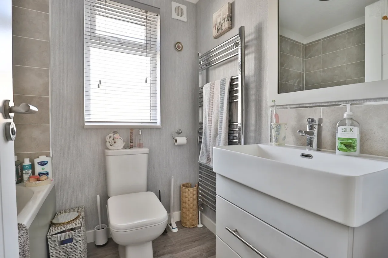 Matchams Lane, Hurn, BH23, photo 9