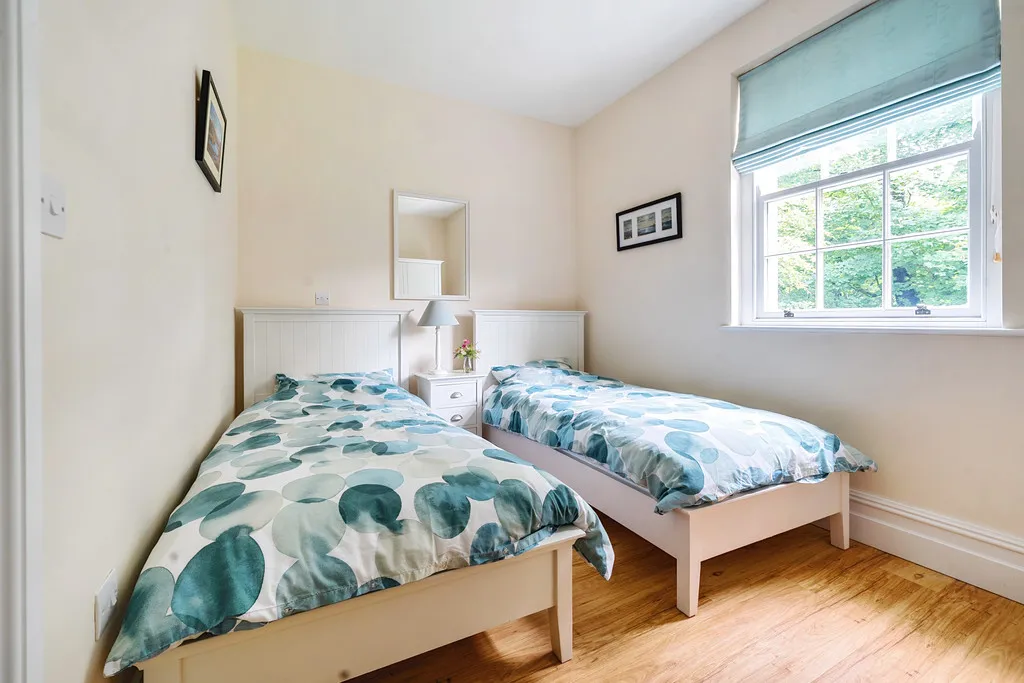 Hollins Lane, Silverdale, LA5, photo 12