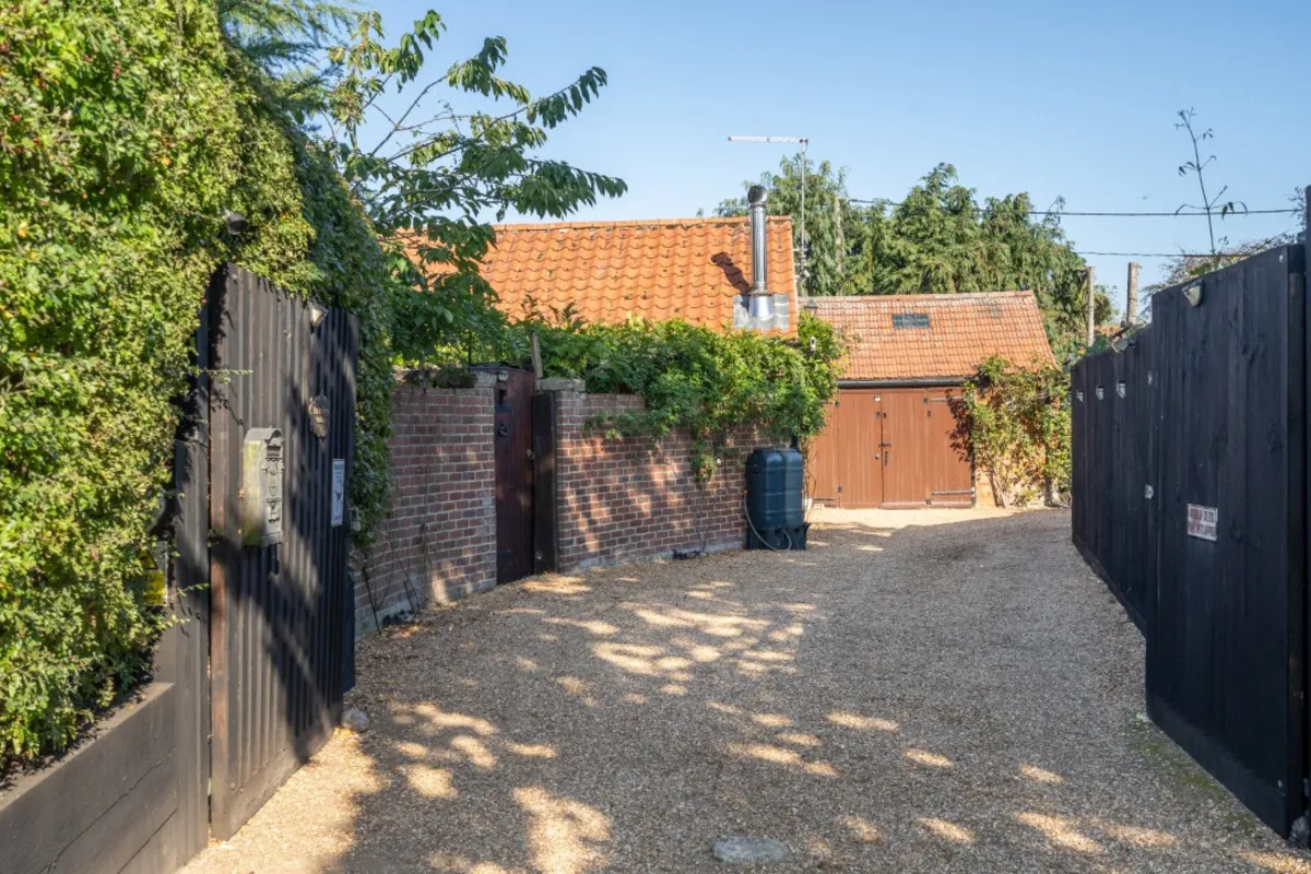 The Street, North Walsham, NR28, photo 19