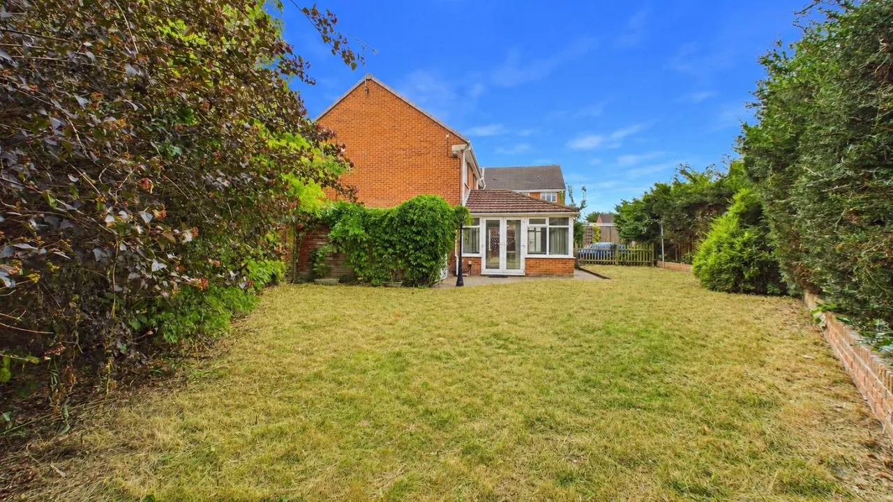 Rosegreave, Goldthorpe, S63, photo 17