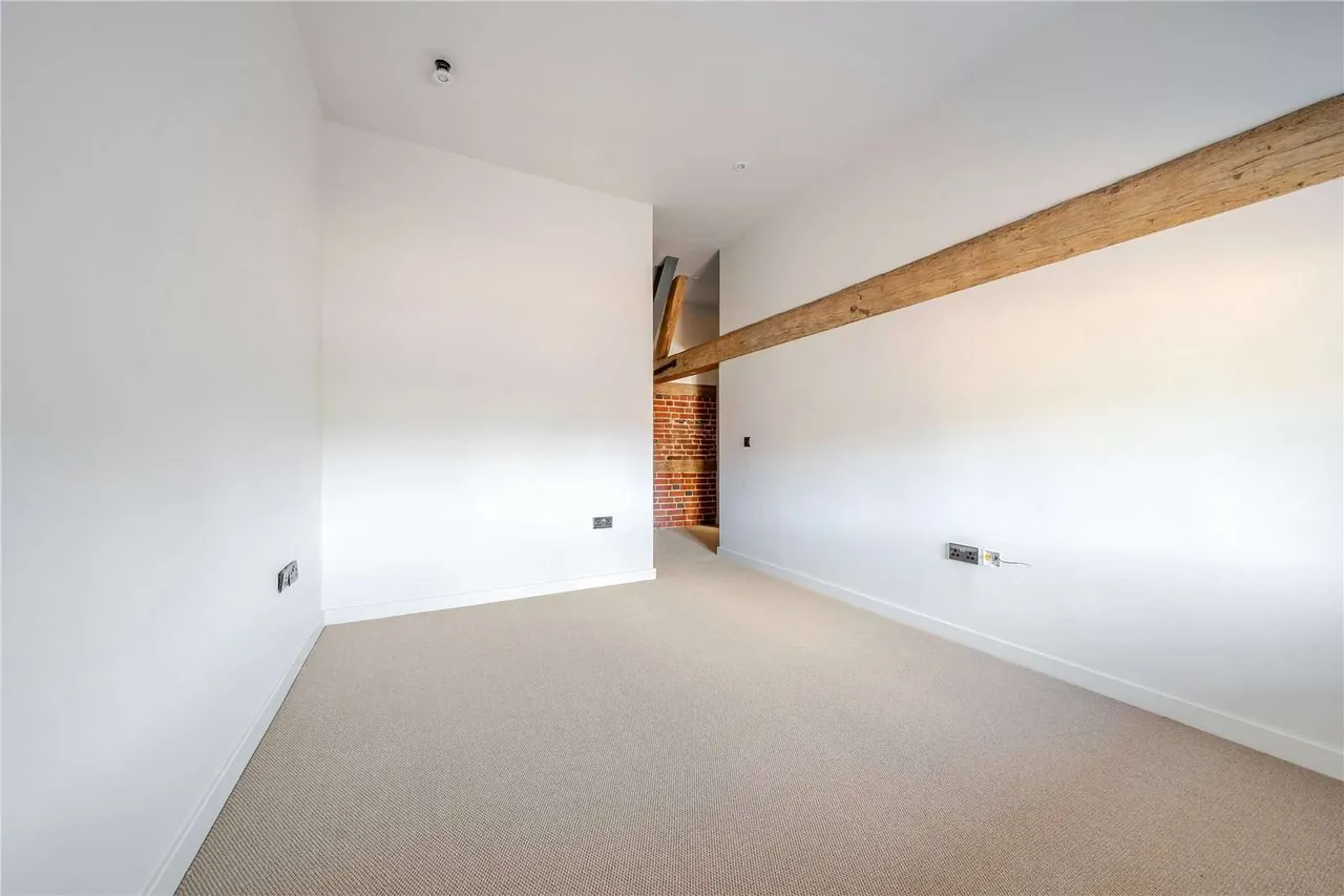 Hall Farm Barns, Thurleston Lane, Akenham, Ipswich, IP1 6TQ, photo 11