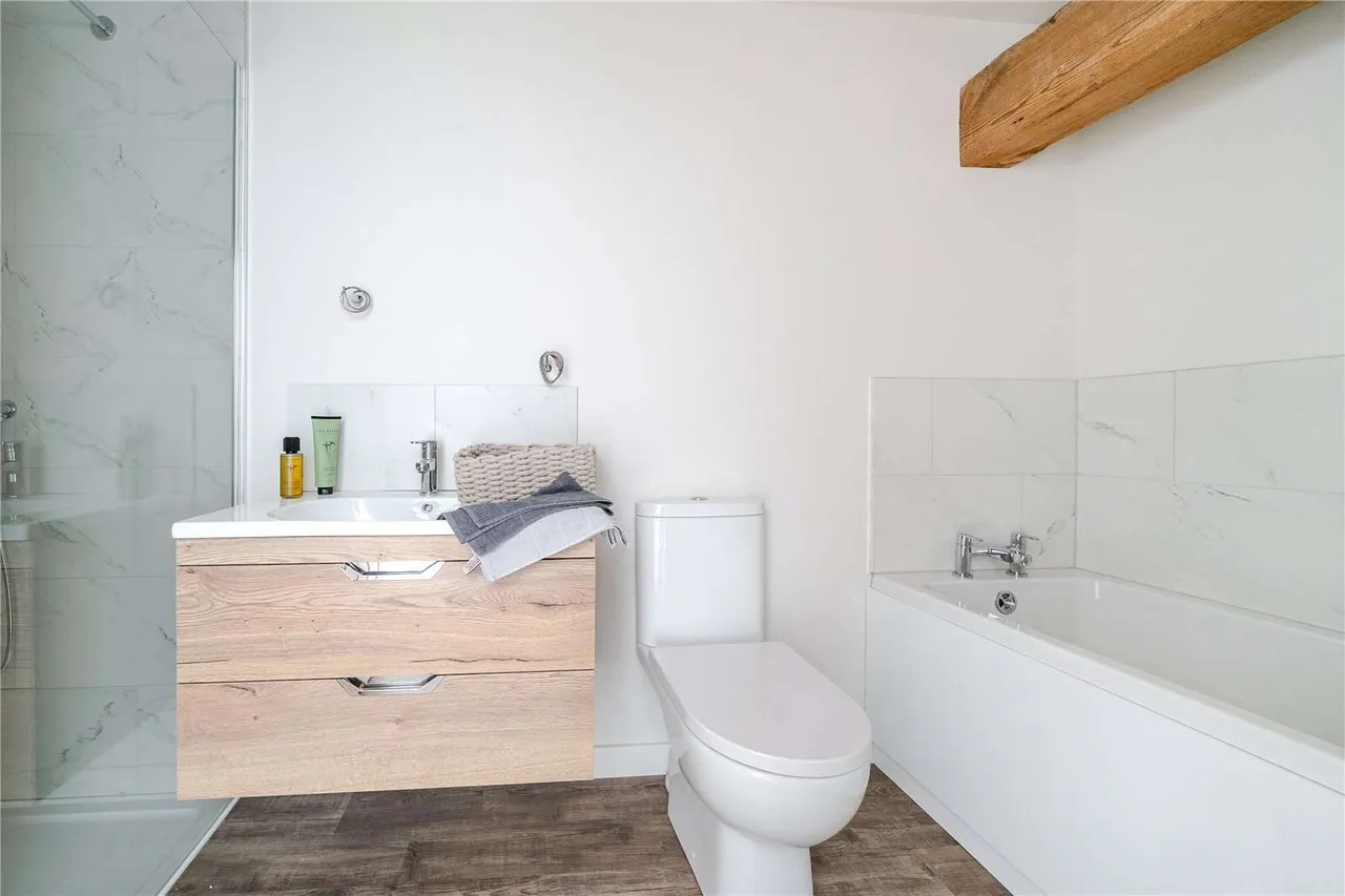 Hall Farm Barns, Thurleston Lane, Akenham, Ipswich, IP1 6TQ, photo 12