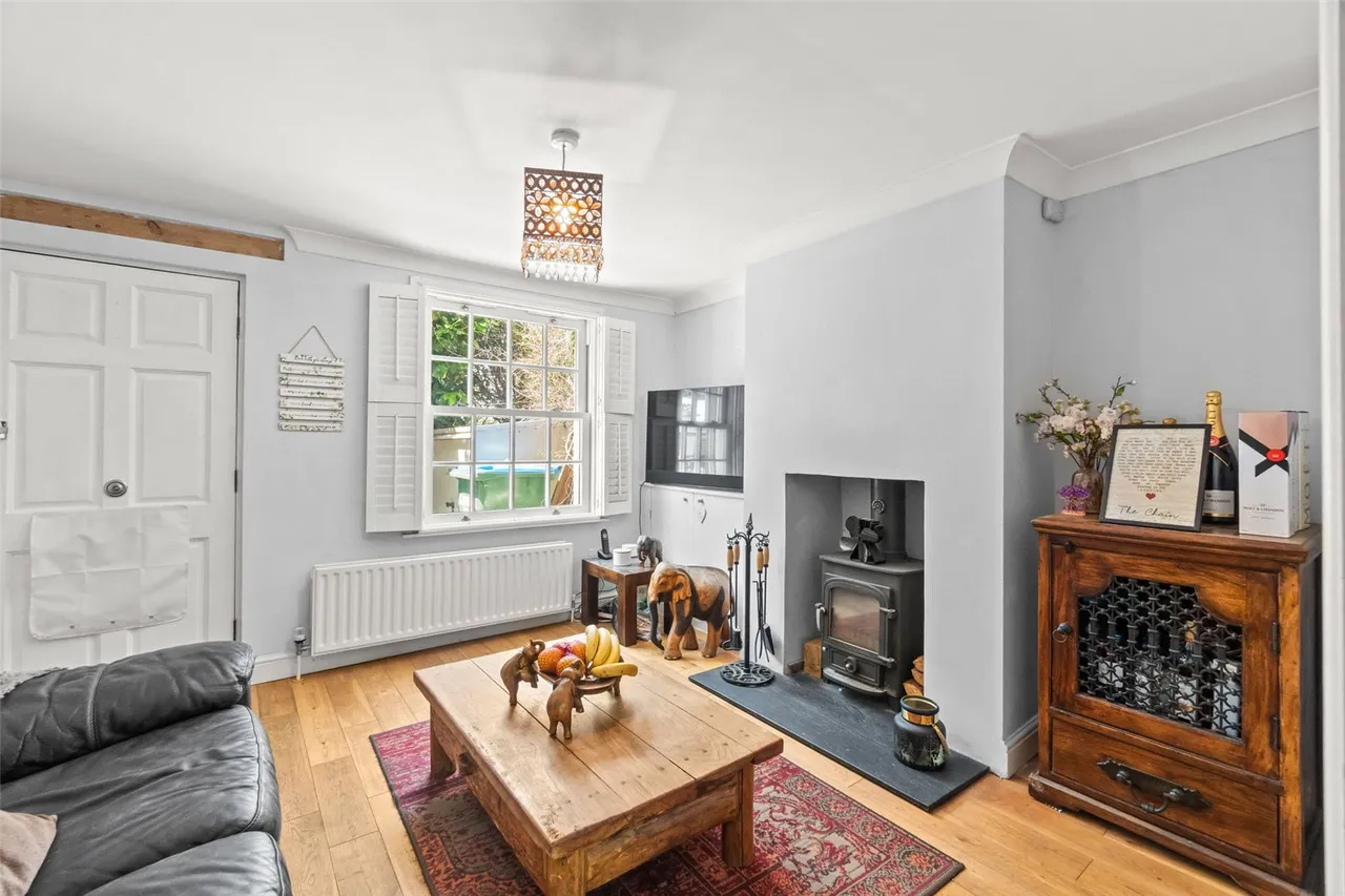 Uxbridge Road, Hampton, TW12 3AD, photo 4