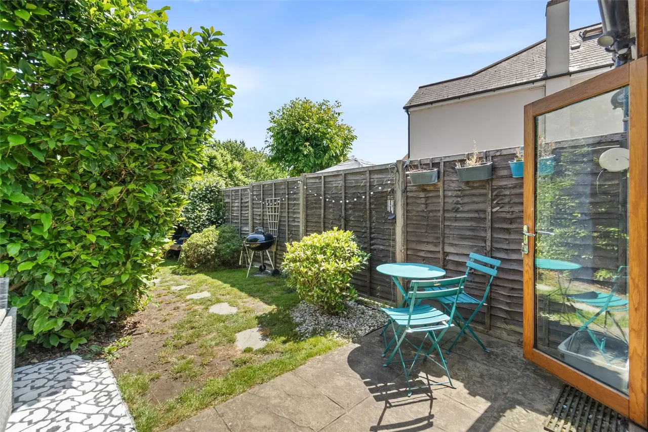 Uxbridge Road, Hampton, TW12 3AD, photo 11