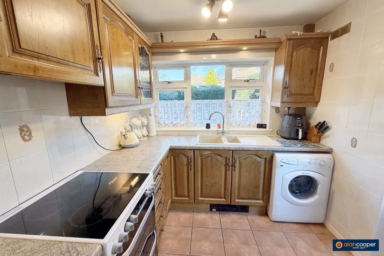 Benn Road, Bulkington, CV12, photo 4