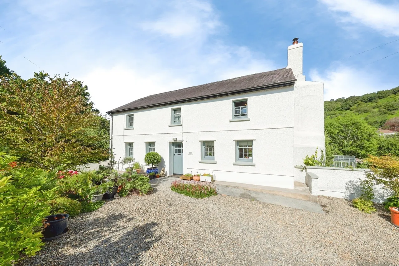 2 bed house for sale, Llanfynydd, Carmarthen, SA32
