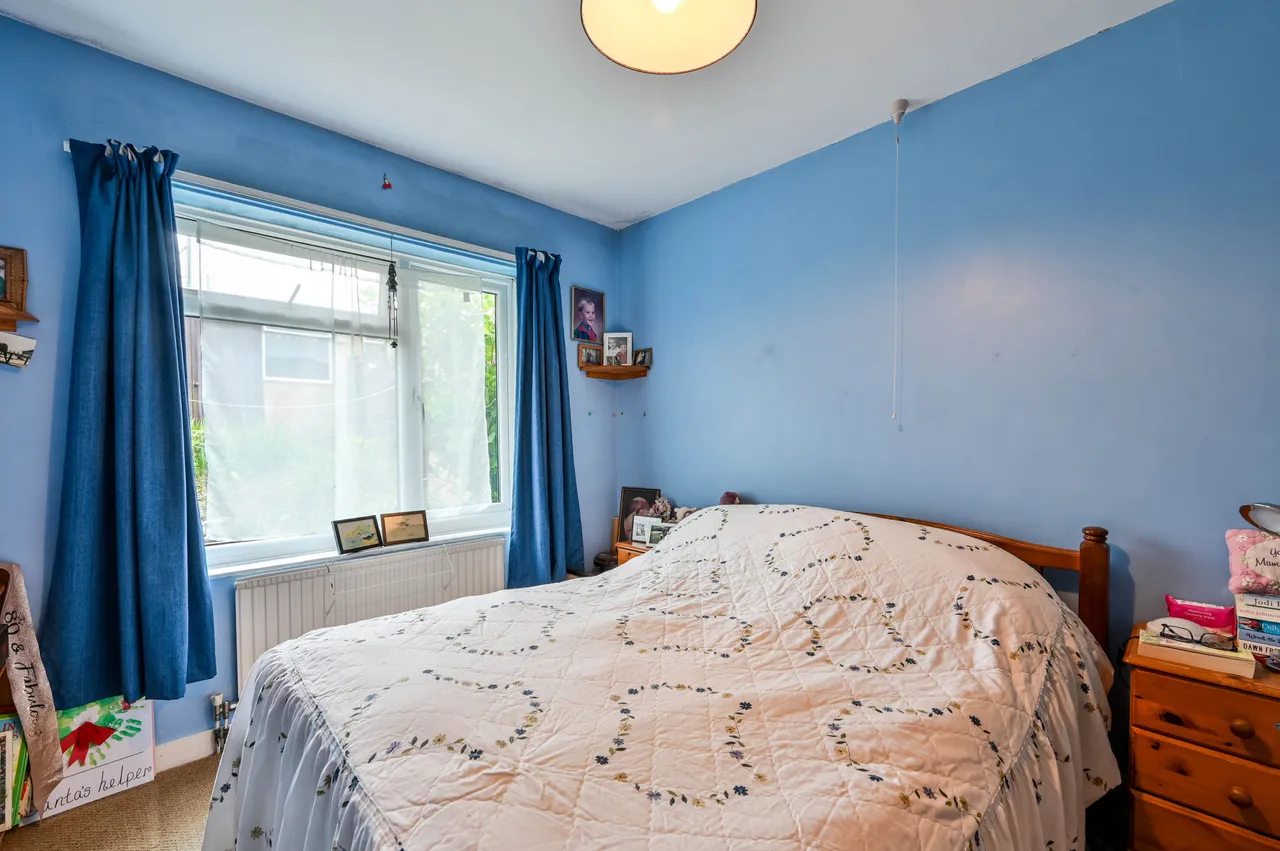 10 Powell Close, Guildford, photo 4