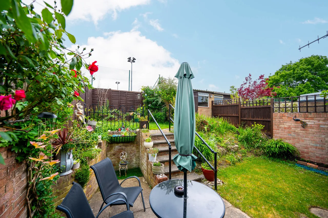 10 Powell Close, Guildford, photo 5