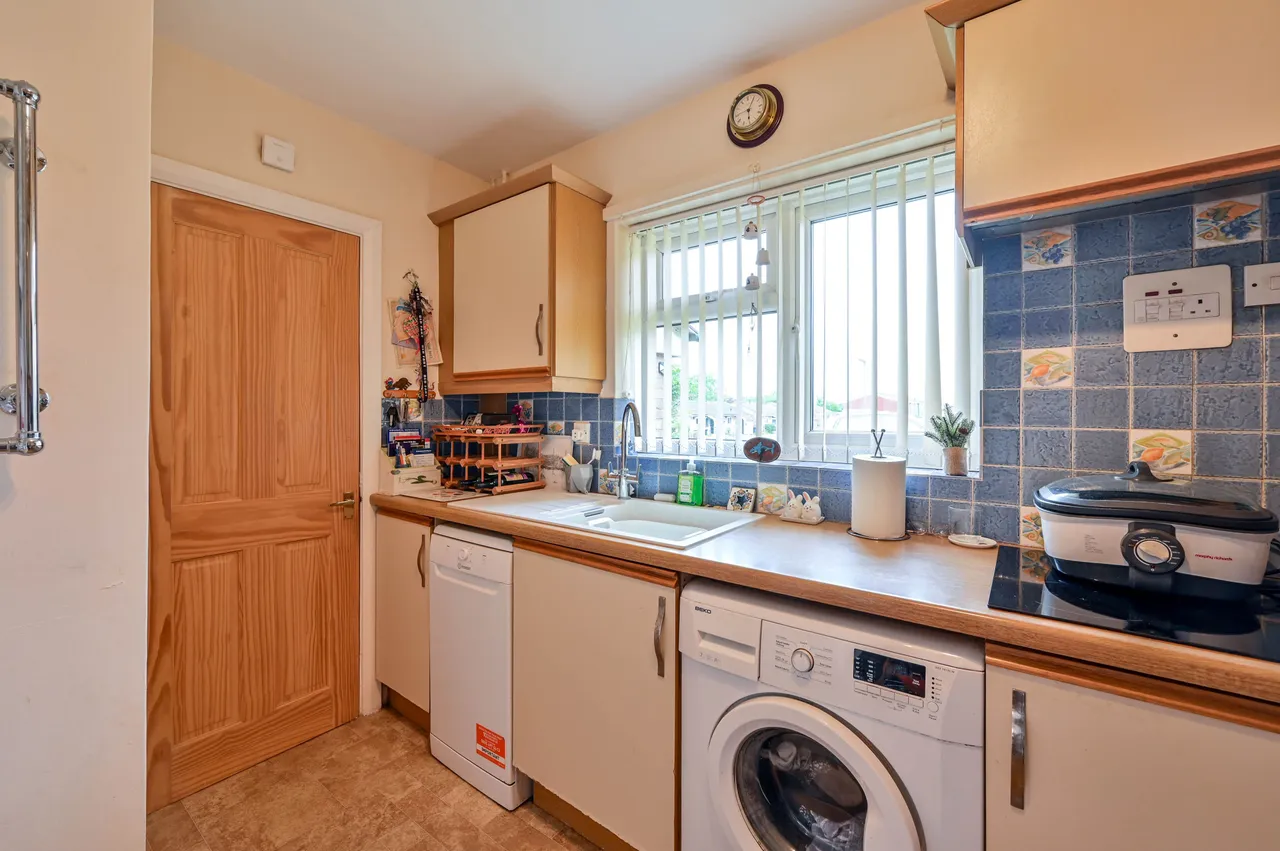 10 Powell Close, Guildford, photo 6