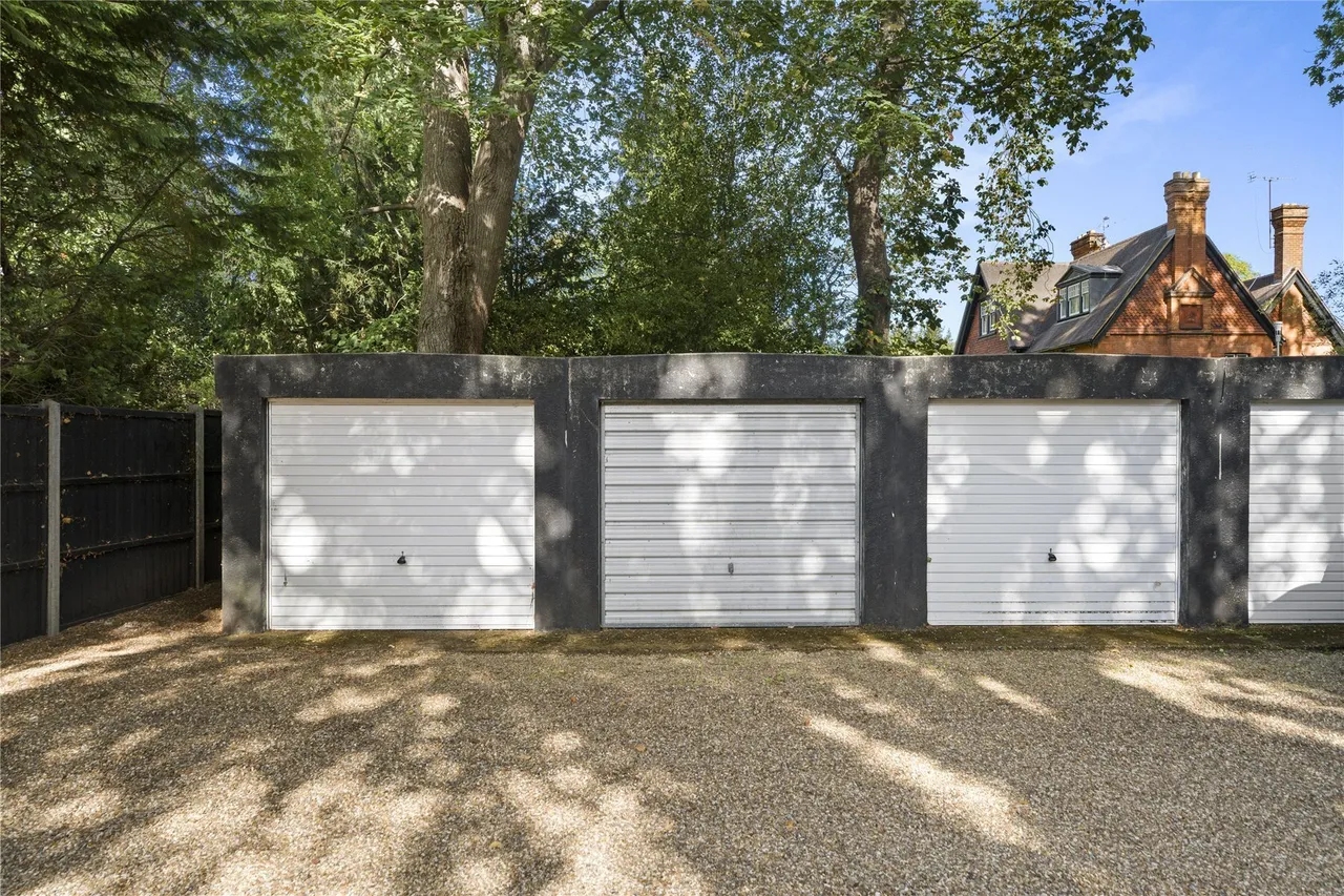 Egerton Road, Weybridge, KT13, photo 18