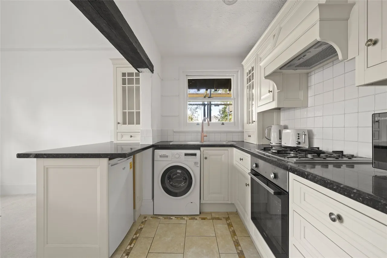 Egerton Road, Weybridge, KT13, photo 12