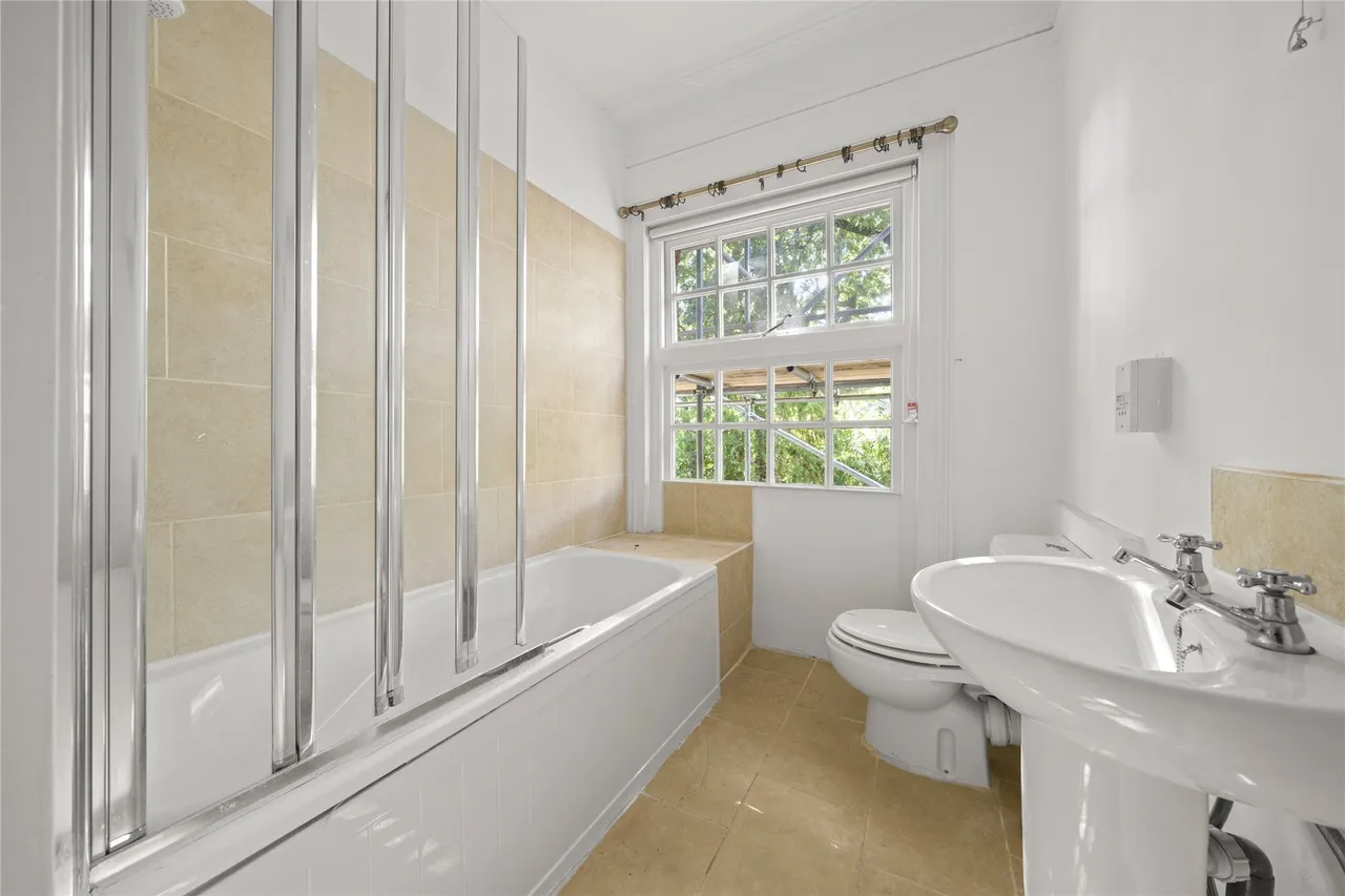 Egerton Road, Weybridge, KT13, photo 11