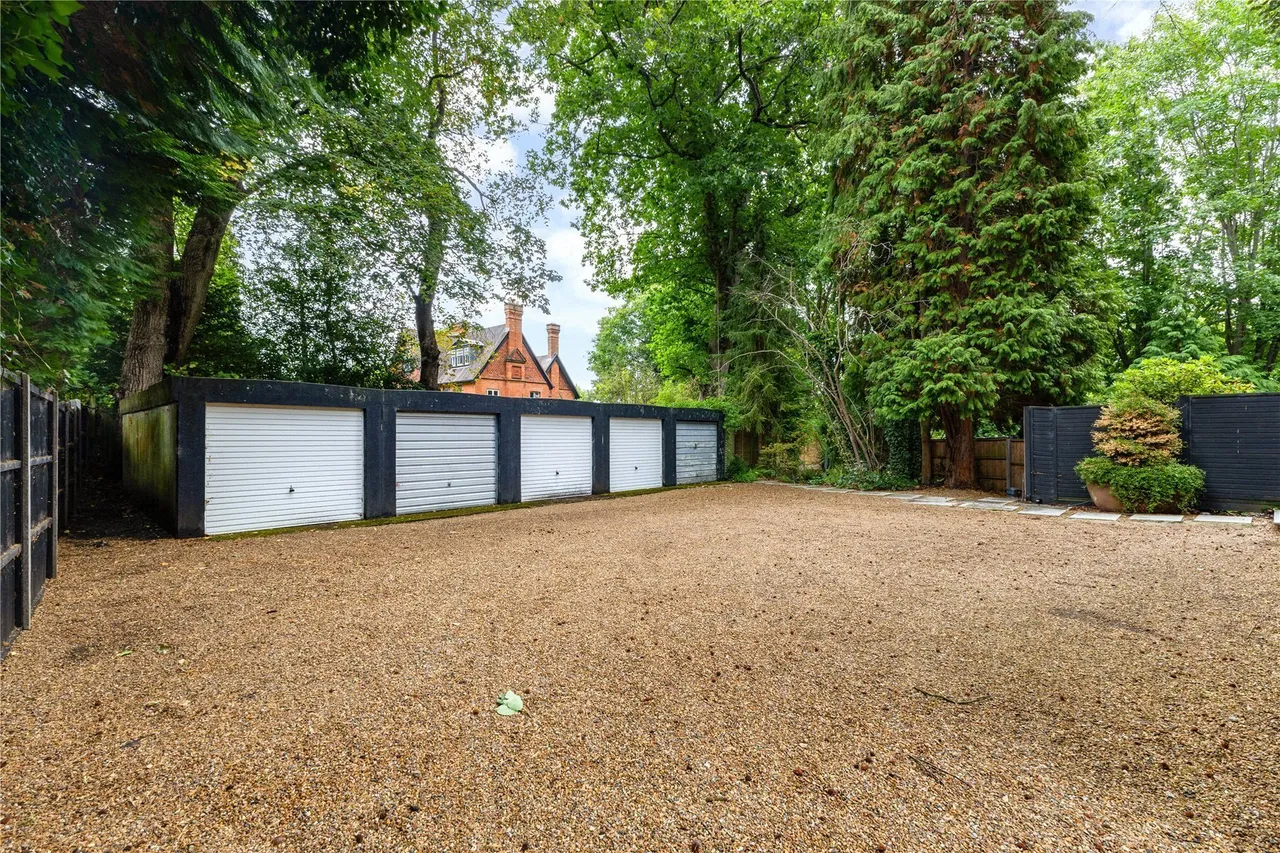 Egerton Road, Weybridge, KT13, photo 19