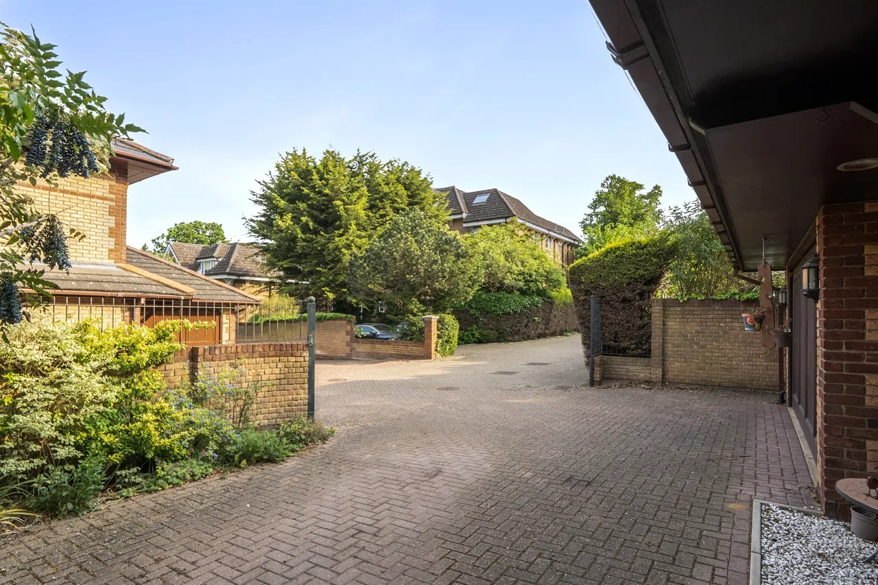 Wellesley Park Mews, Enfield, EN2, photo 22