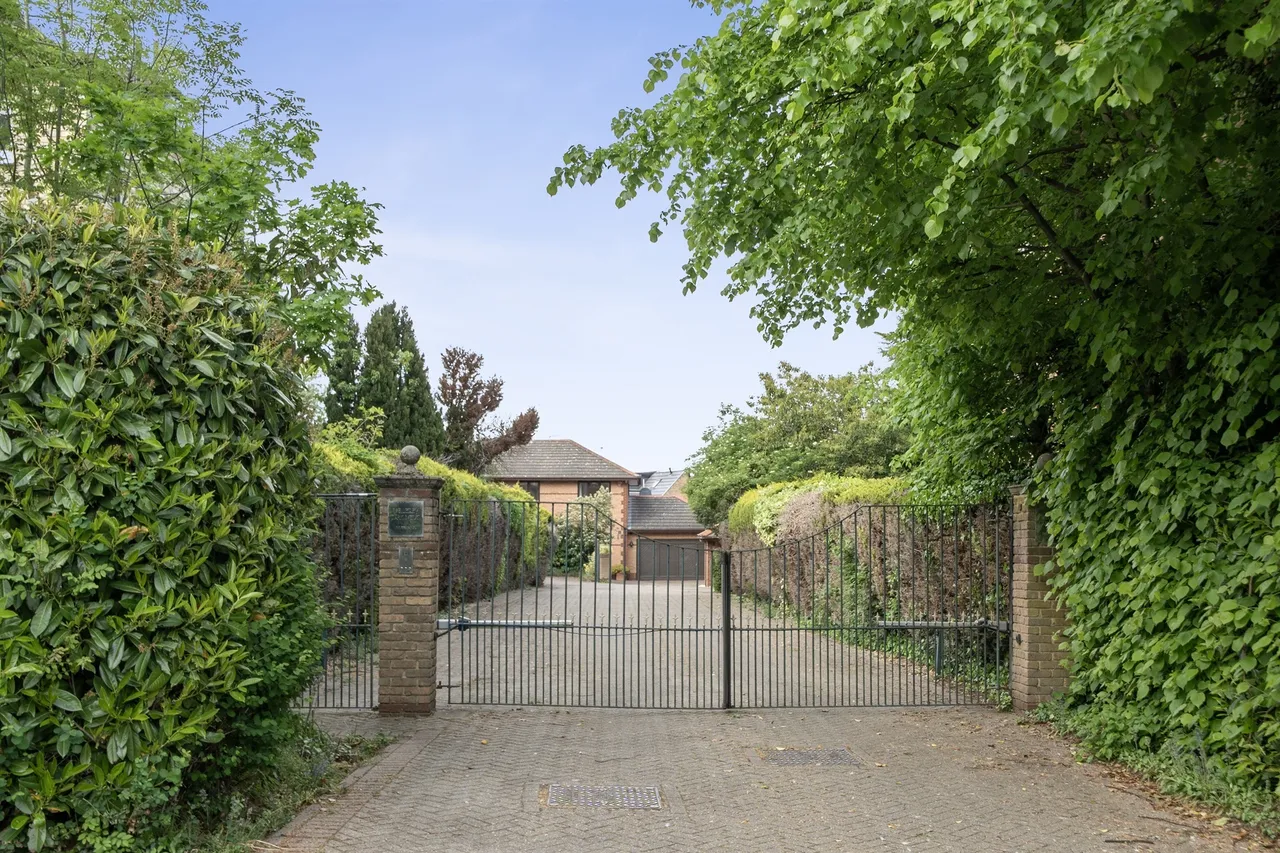 Wellesley Park Mews, Enfield, EN2, photo 19