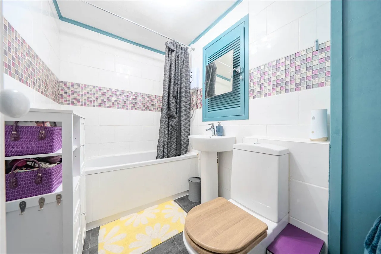 Warrels Court, Leeds, LS13, photo 10