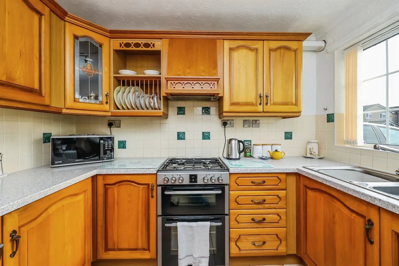 Fairway Drive, Nottingham, NG6, photo 13