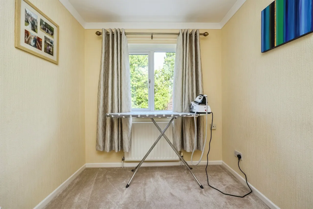 Fairway Drive, Nottingham, NG6, photo 22
