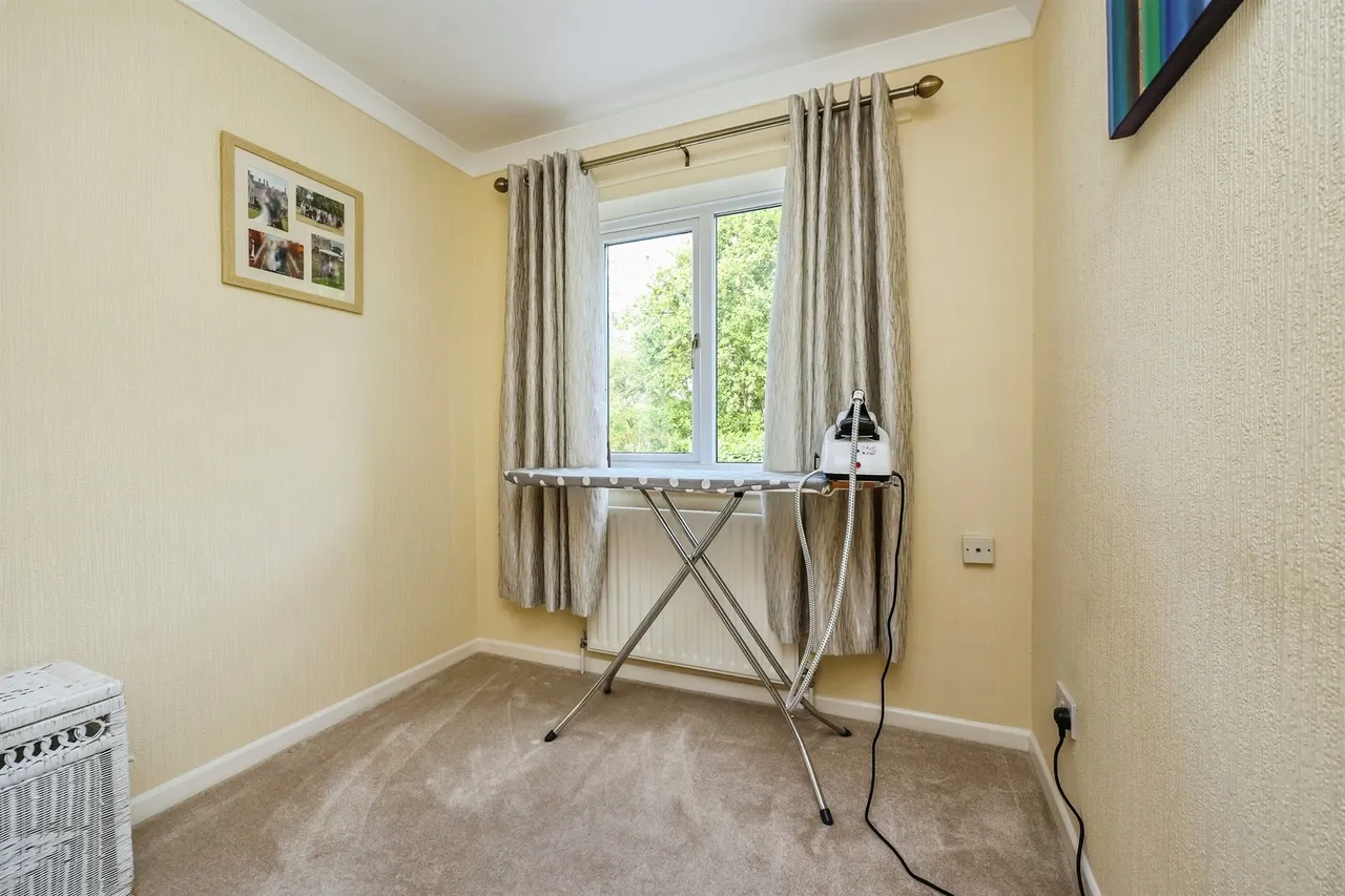 Fairway Drive, Nottingham, NG6, photo 21