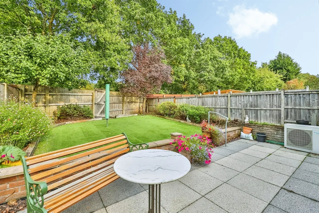 Fairway Drive, Nottingham, NG6, photo 27