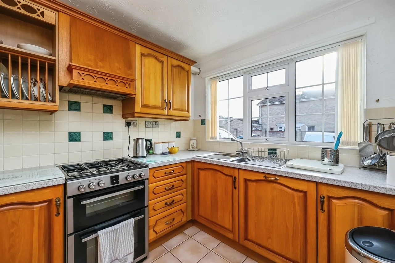 Fairway Drive, Nottingham, NG6, photo 12