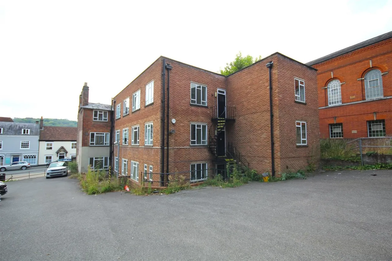 Easton Street, High Wycombe, HP11, photo 4