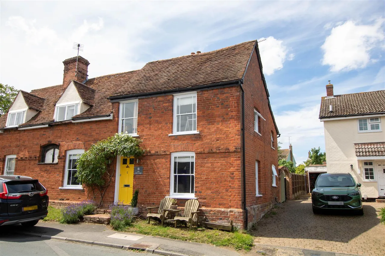 3 bed house for sale, Dunmow Road, Great Bardfield, CM7