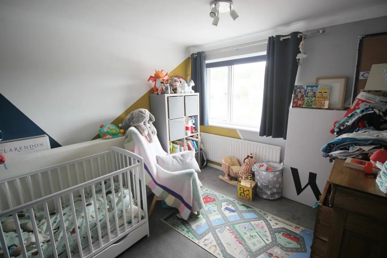 Portsmouth Road, Bursledon, SO31, photo 15