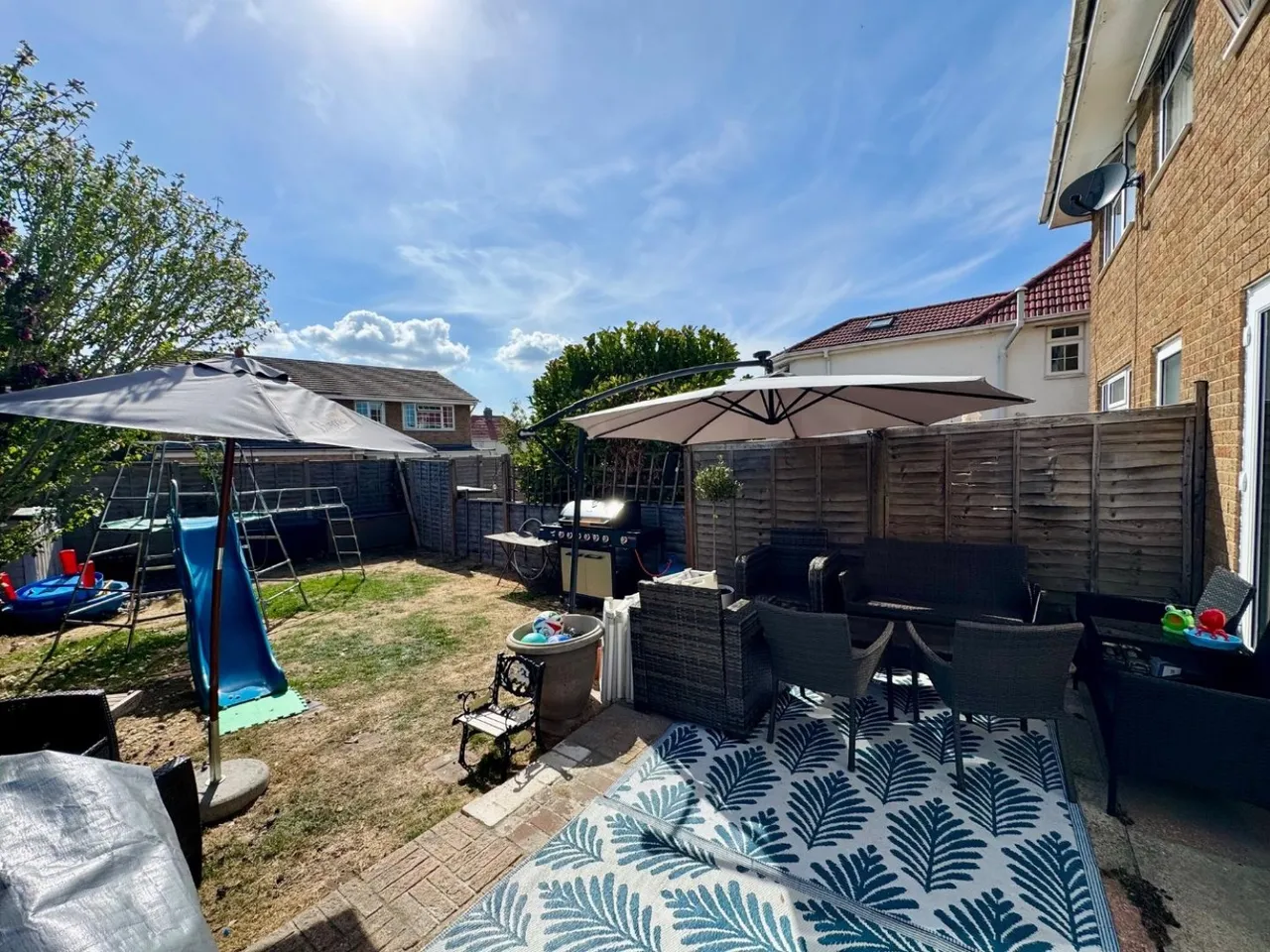 Portsmouth Road, Bursledon, SO31, photo 21