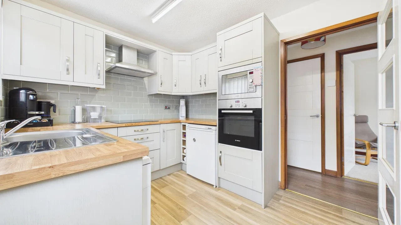 Crown Lane, Thurlby, Bourne, PE10, photo 2