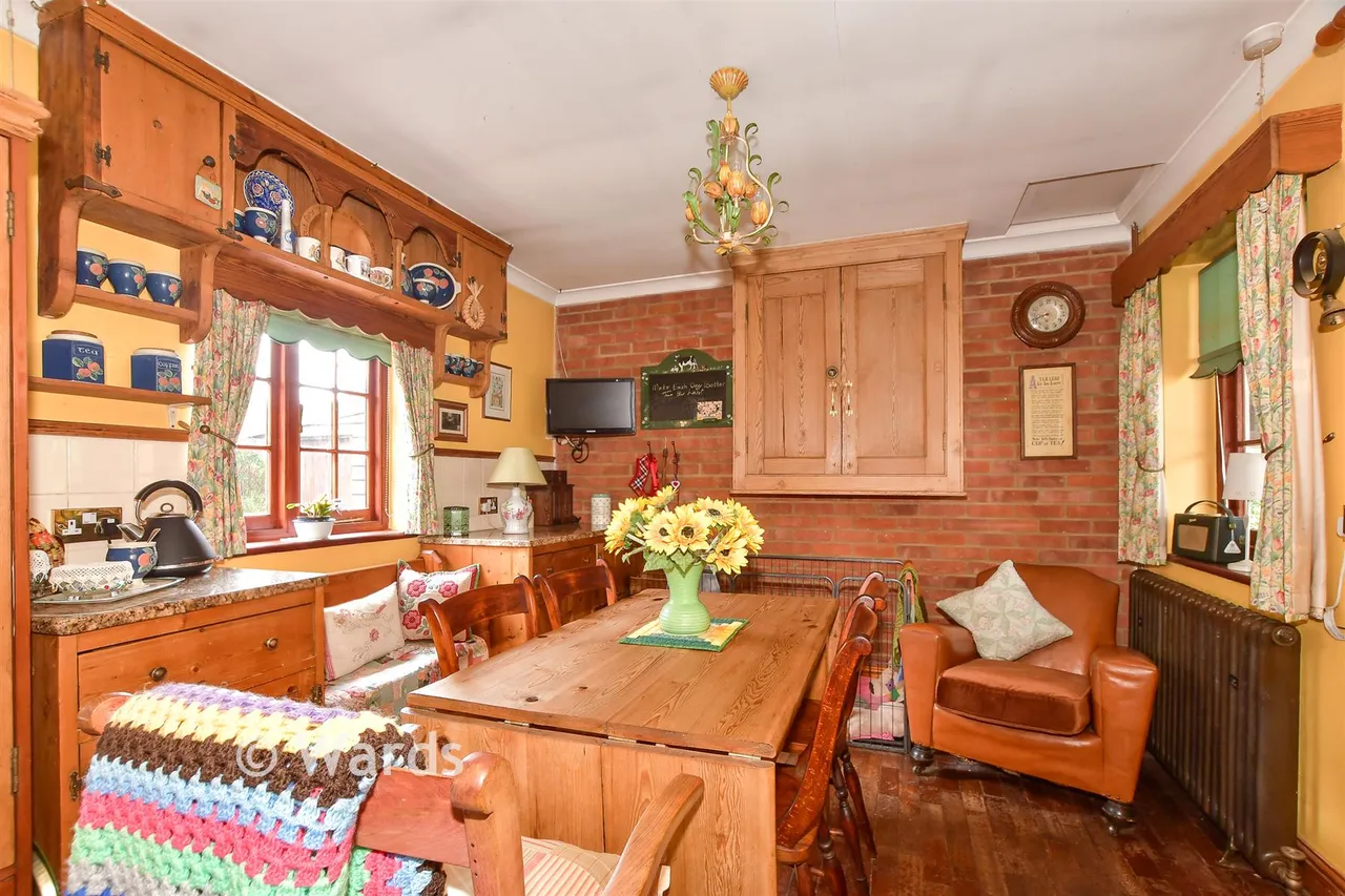 Babs Oak Hill, Sturry, CT2, photo 4