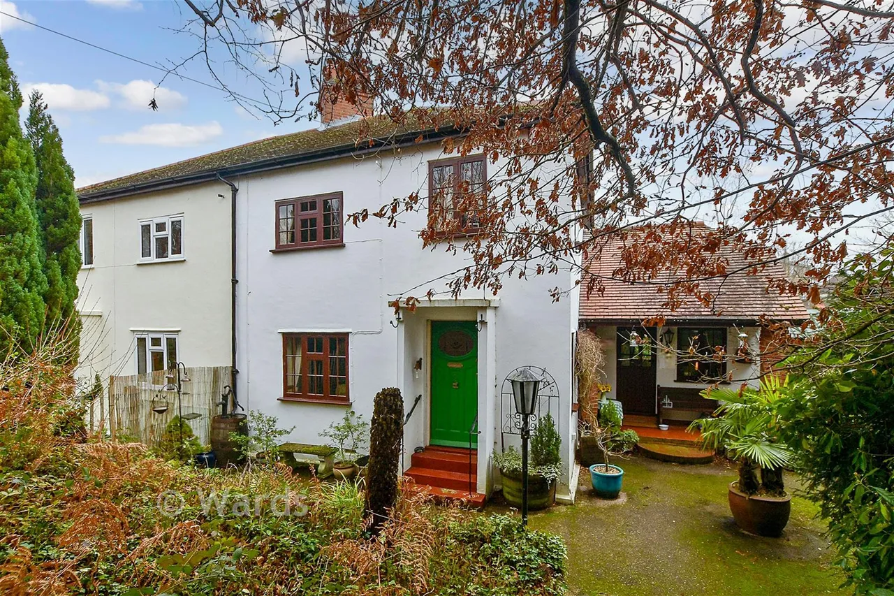 3 bed house for sale, Babs Oak Hill, Sturry, CT2