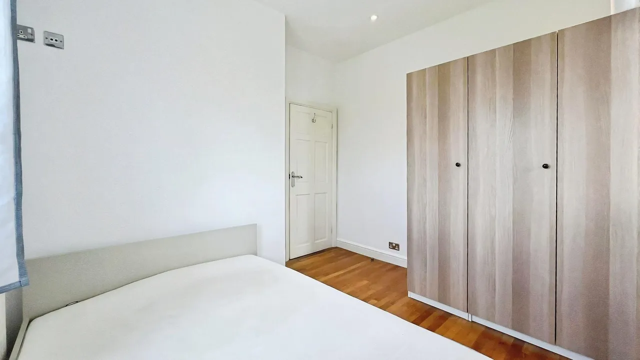 Gander Green Lane, Sutton, SM1, photo 14