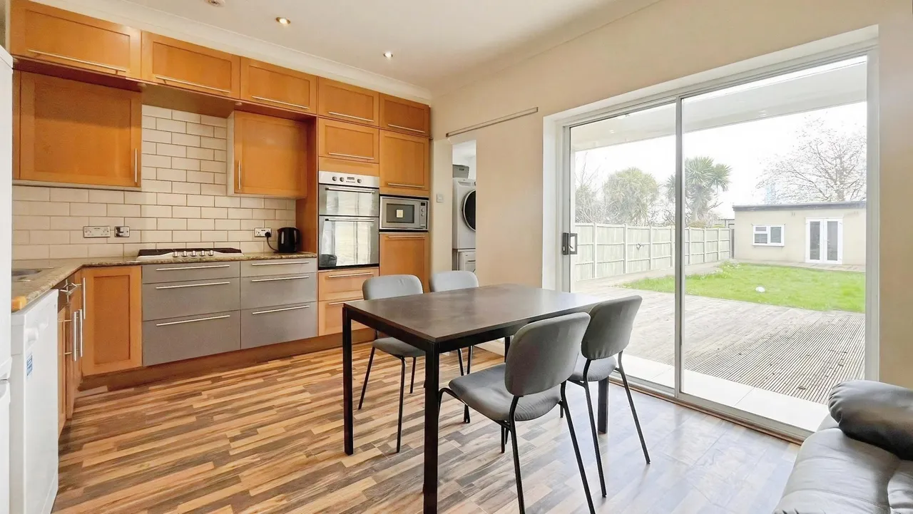 Gander Green Lane, Sutton, SM1, photo 6
