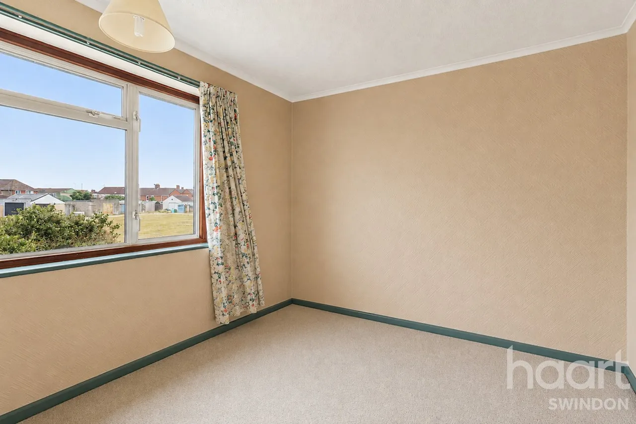 Coombe Road, Swindon, SN25, photo 9