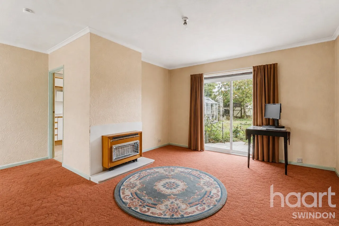 Coombe Road, Swindon, SN25, photo 2