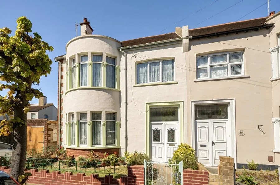 4 bed house for sale, Cotswold Road, Westcliff-on-Sea, SS0