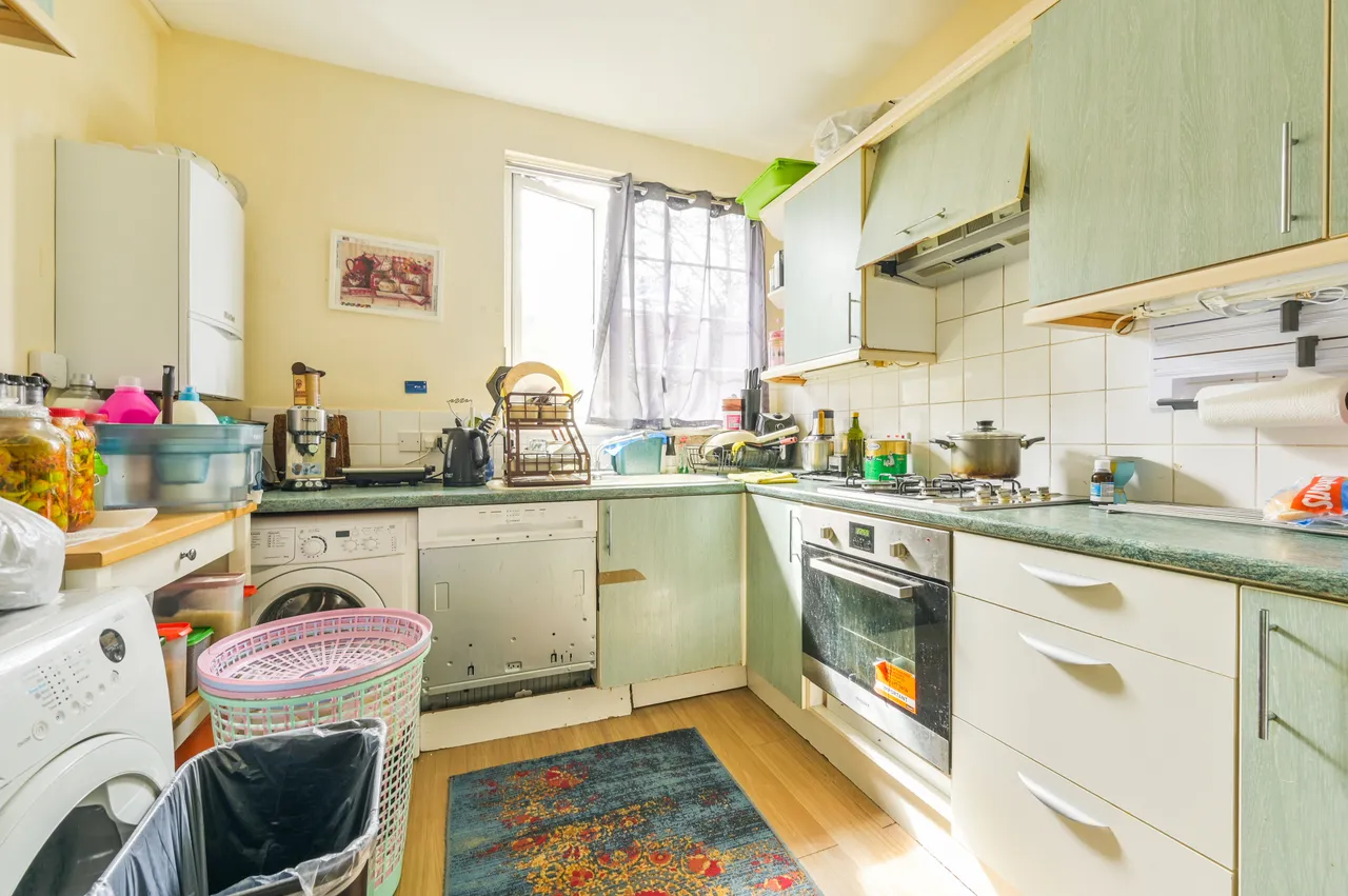 14 Daver Court, Mount Avenue, London, photo 6