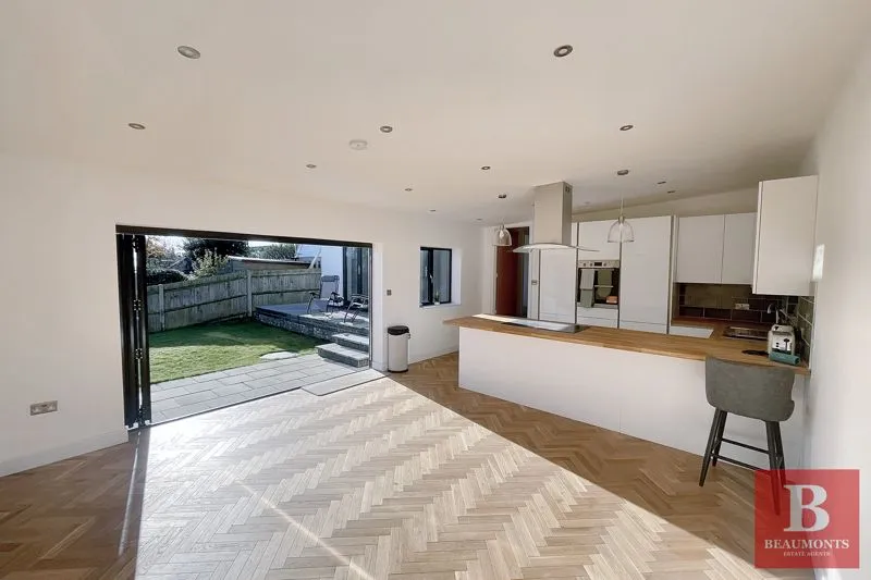 Mile Oak Road Portslade, Brighton BN41 2PL, photo 4