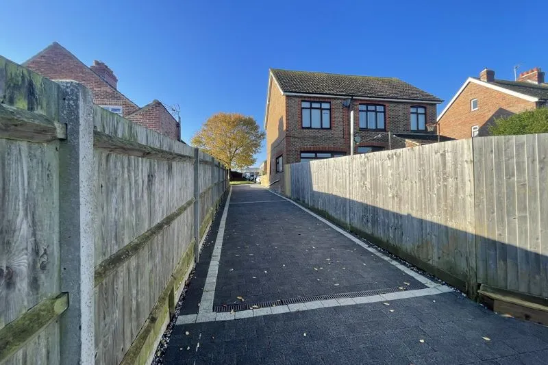 Mile Oak Road Portslade, Brighton BN41 2PL, photo 15